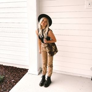 Meet your Posher, Hannah